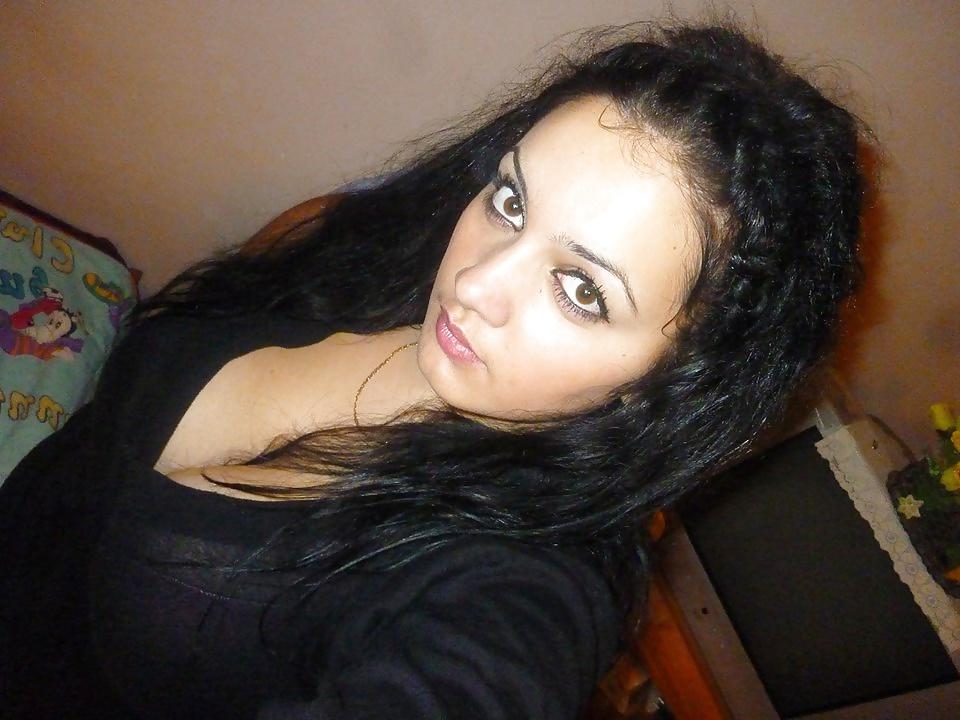 25P Romanian Huge Tits Amateur 14