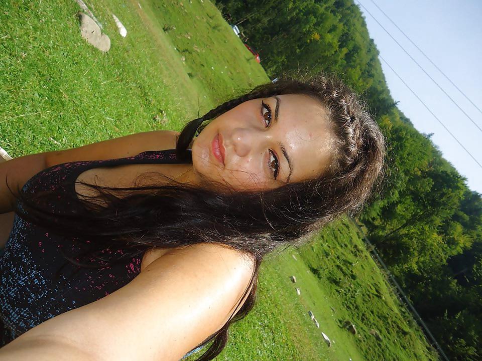 25P Romanian Huge Tits Amateur 14
