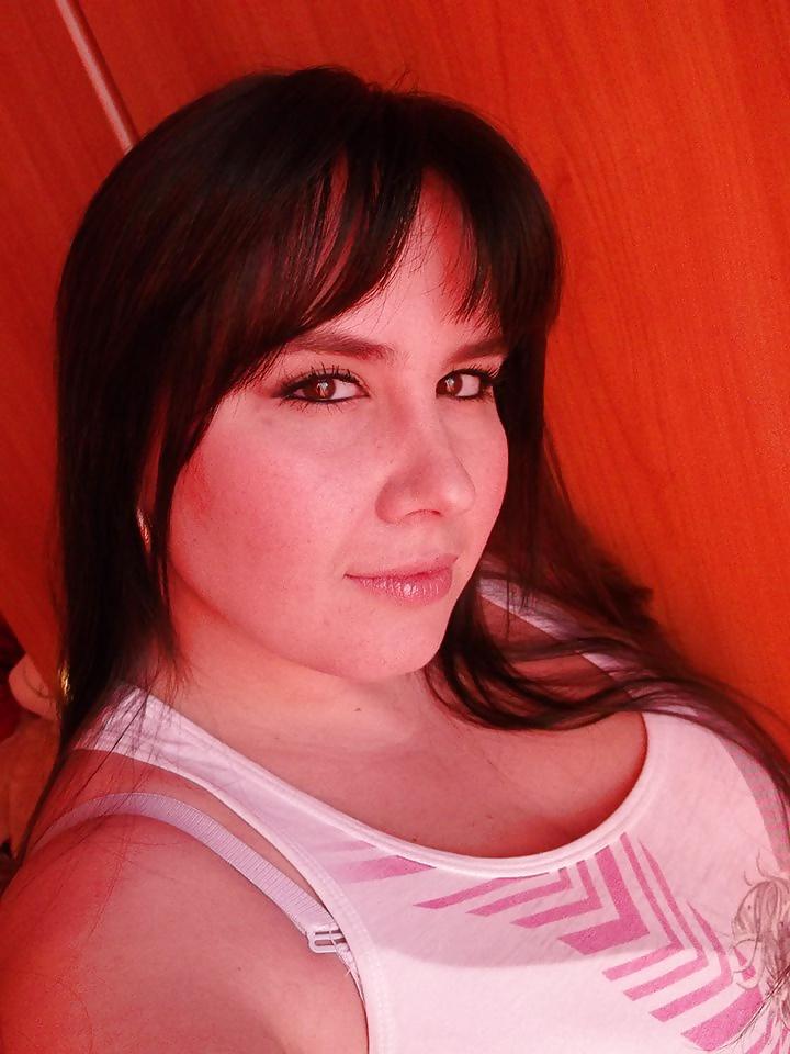 25P Romanian Huge Tits Amateur 17