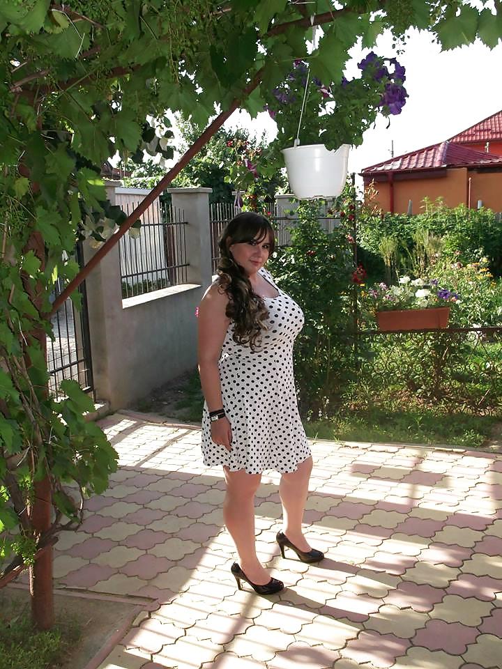 25P Romanian Huge Tits Amateur 17
