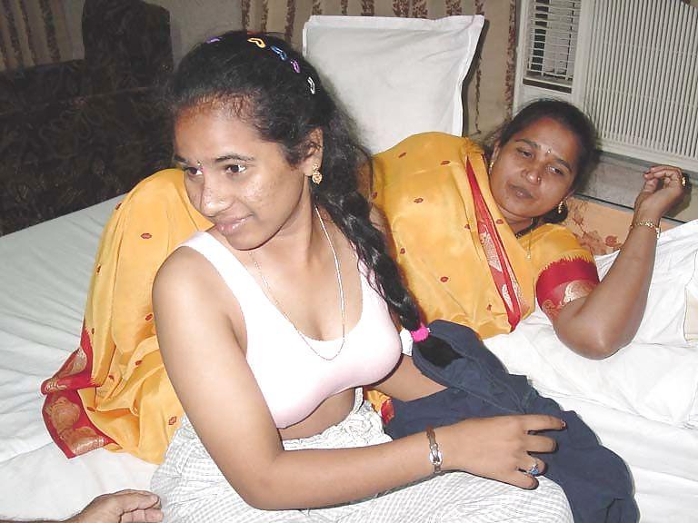 25P Mom&daughter's friend