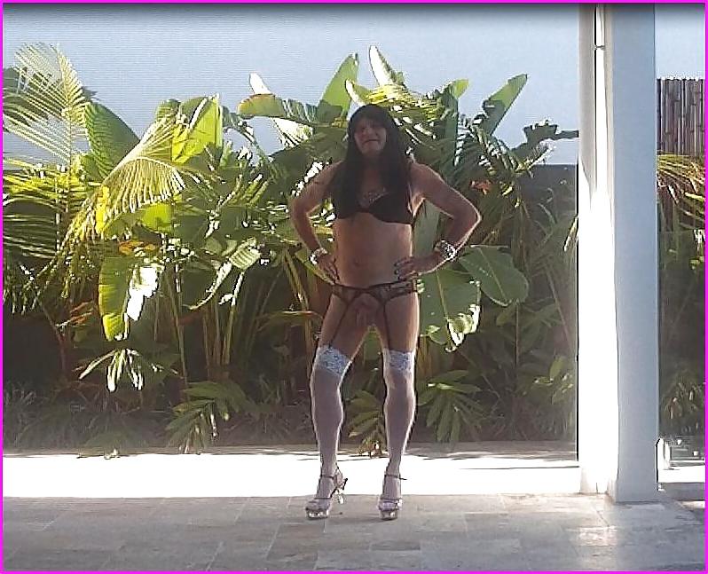 20P Sissy Slutbecky does a photo shoot
