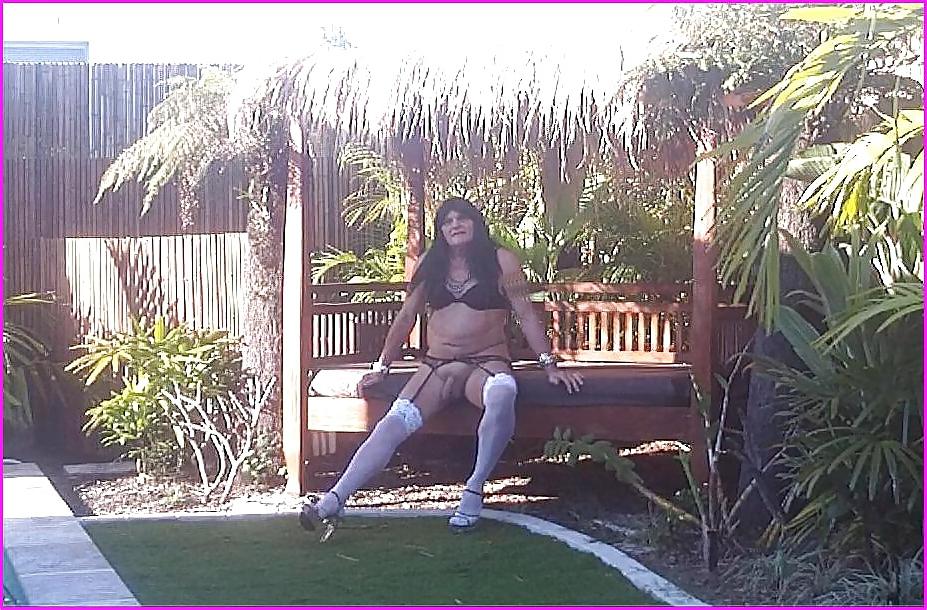 20P Sissy Slutbecky does a photo shoot
