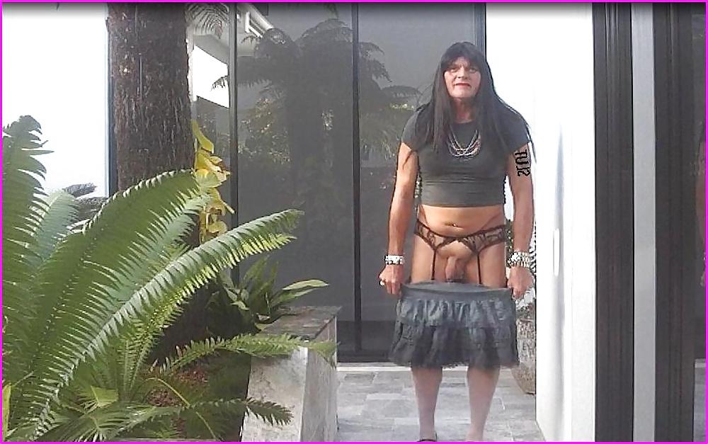 20P Sissy Slutbecky does a photo shoot