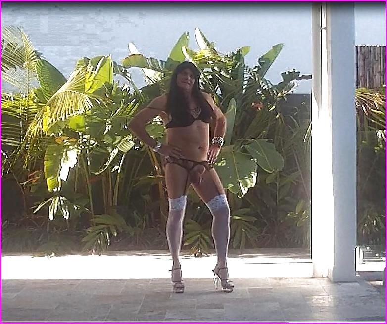 20P Sissy Slutbecky does a photo shoot