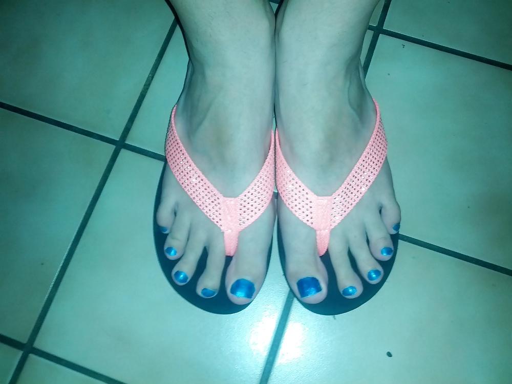 9P Sissy feet