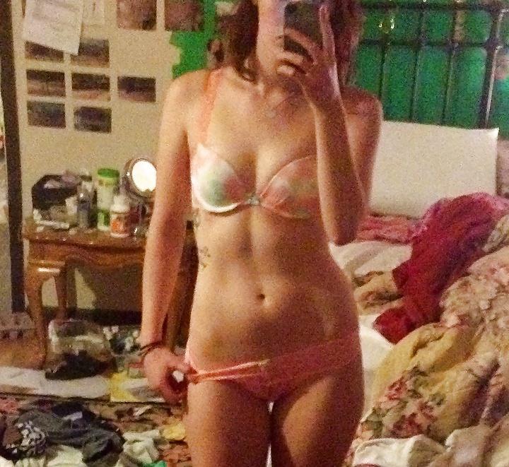 19P Slave Anabella
