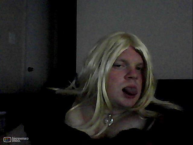 9P Cd sissy pics of me on my cpu