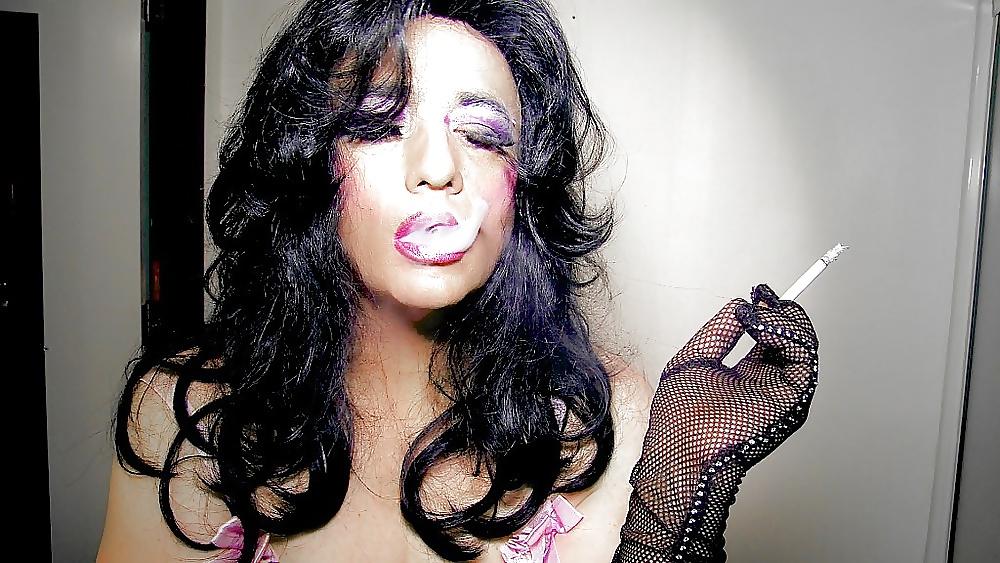 23P Sissy Tia's Hottest Pictures