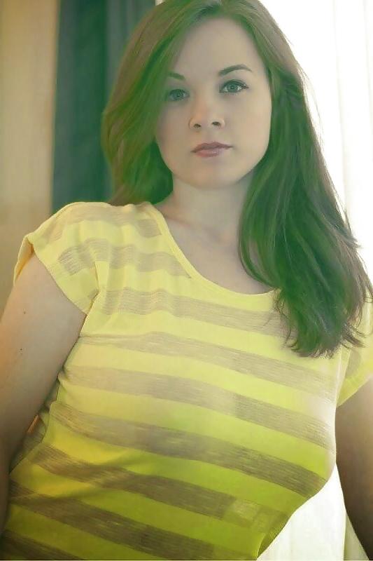 25P Webtastic Special: Huge Teen Emily