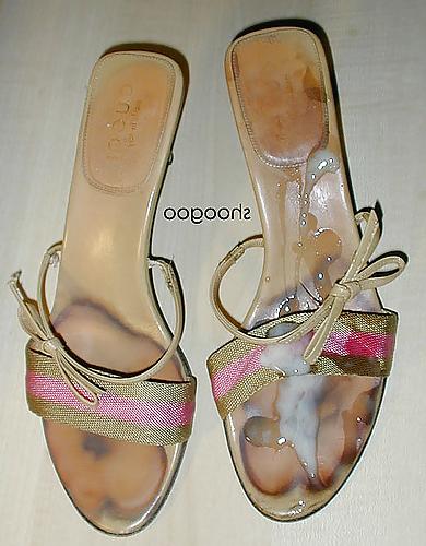 25P Best cum on her feet (nice feet)