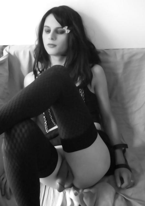 22P Irresistible sissy sluts!