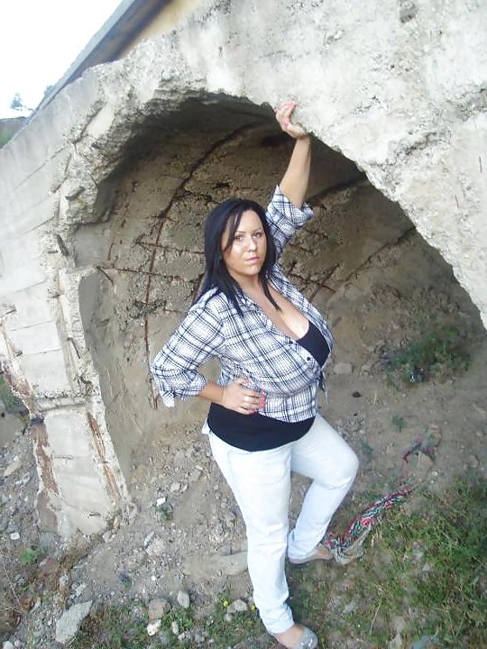 25P Romanian Huge Tits Amateur 4