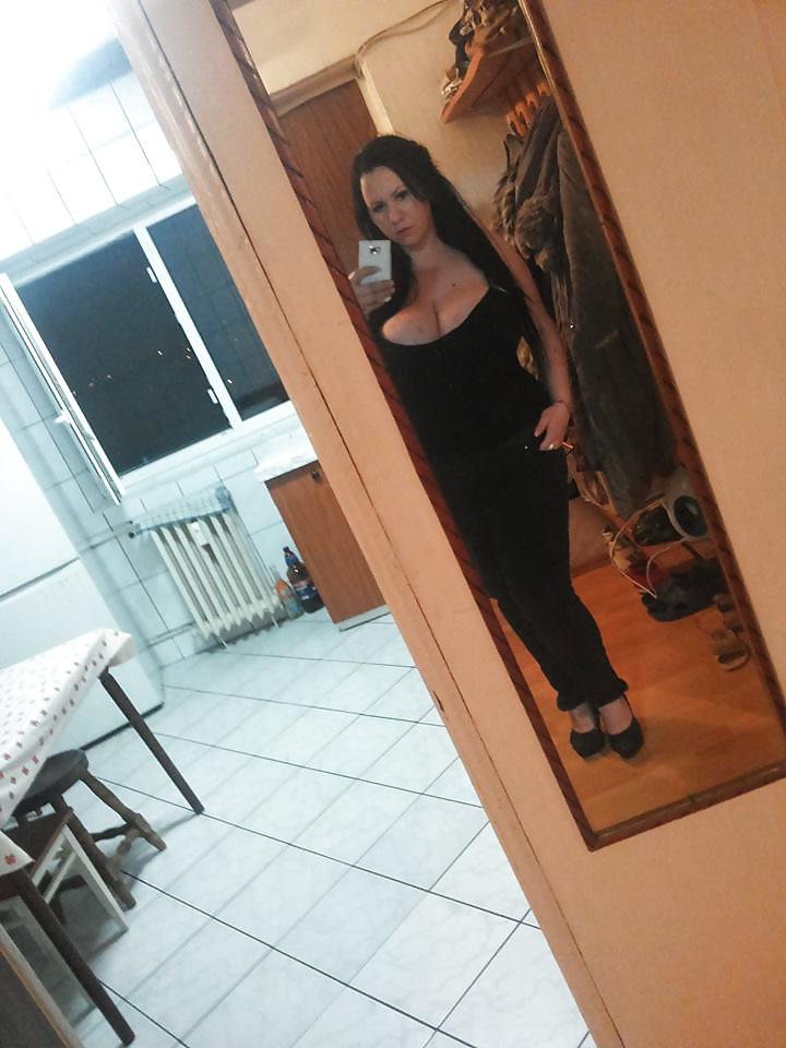 25P Romanian Huge Tits Amateur 4