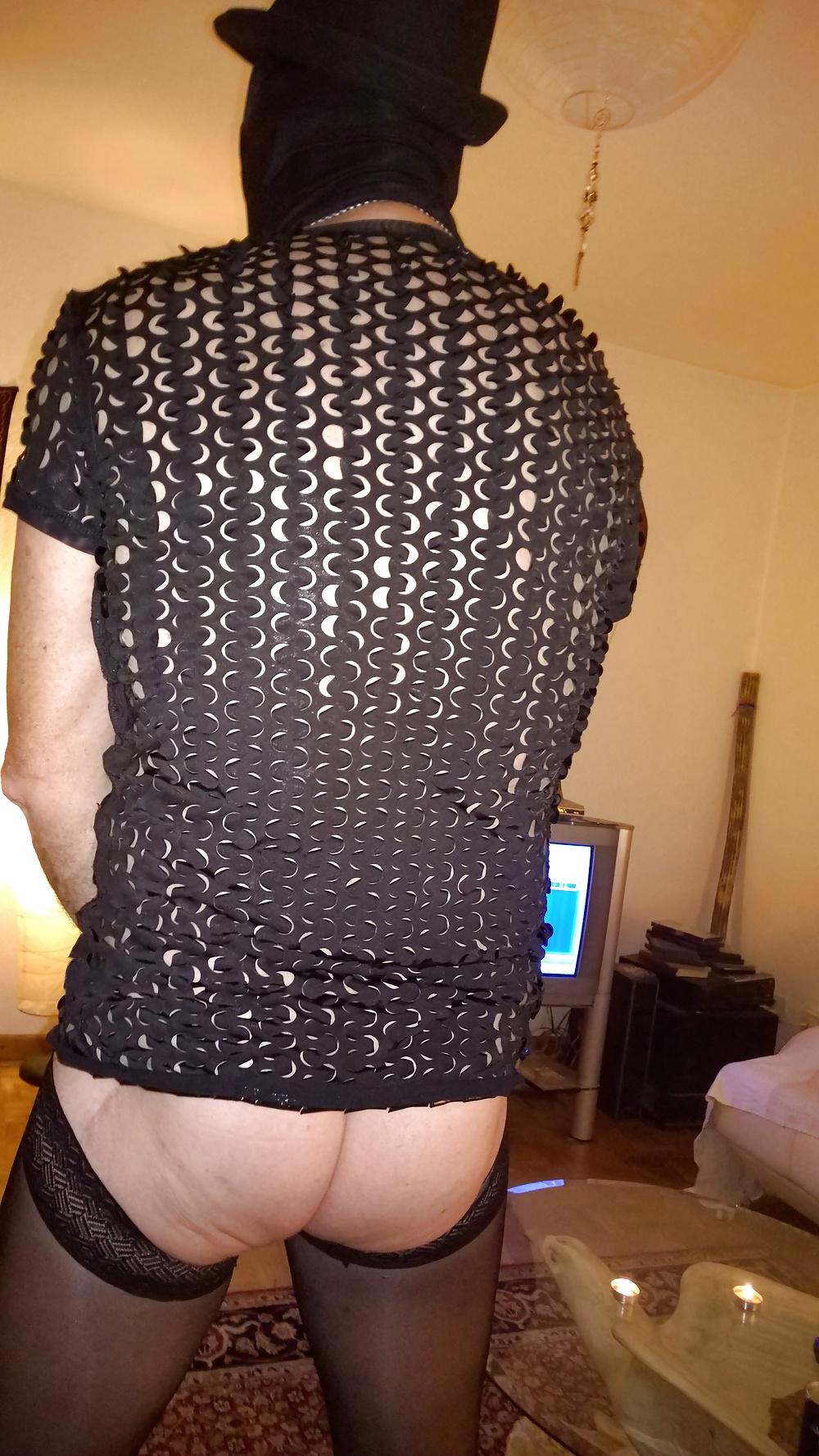 9P Slave of a dominant lady.....