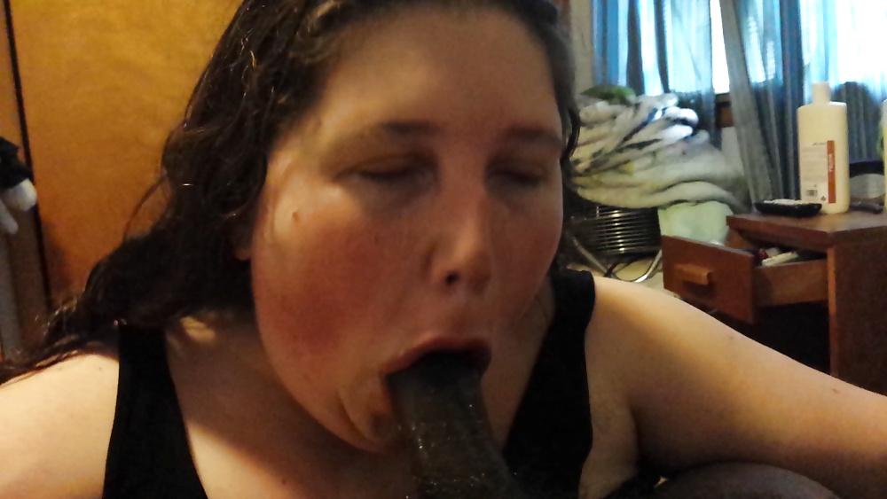 25P Sloppy bbw mouth screen caps