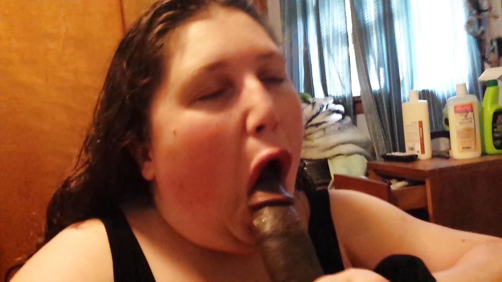 25P Sloppy bbw mouth screen caps
