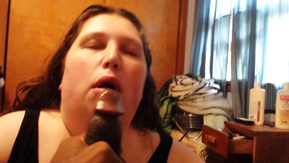 25P Sloppy bbw mouth screen caps