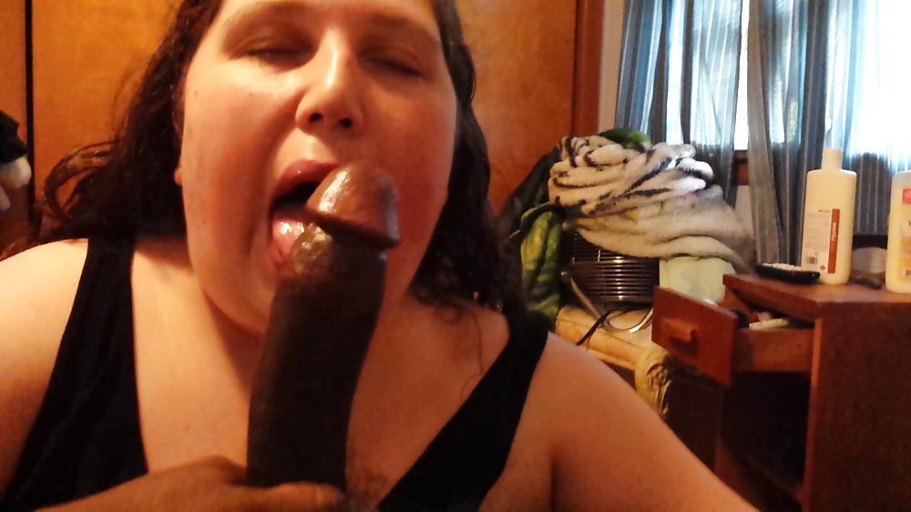 25P Sloppy bbw mouth screen caps