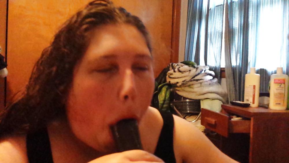 25P Sloppy bbw mouth screen caps