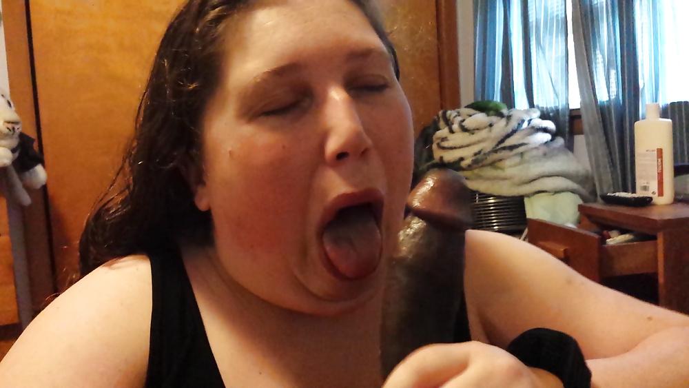 25P Sloppy bbw mouth screen caps