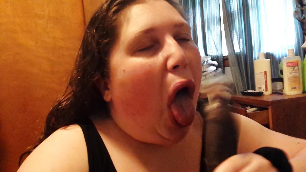 25P Sloppy bbw mouth screen caps