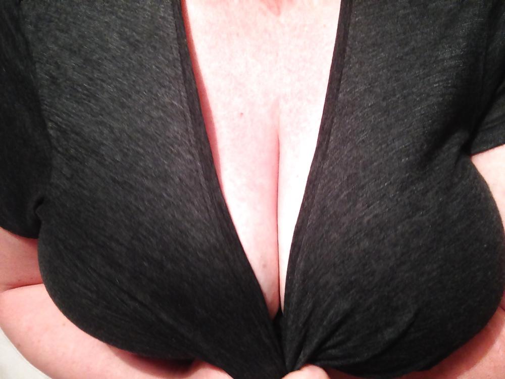 10P My Wife's Huge 40F Tits.