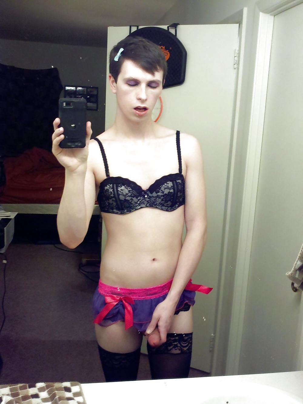 25P Love some cock action with these cute sissys