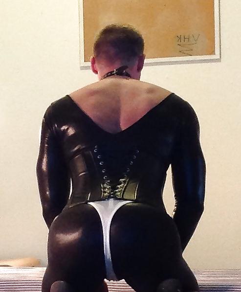 11P Spandex slave