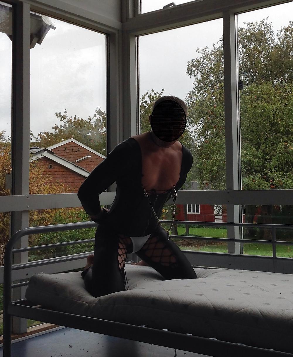 11P Spandex slave