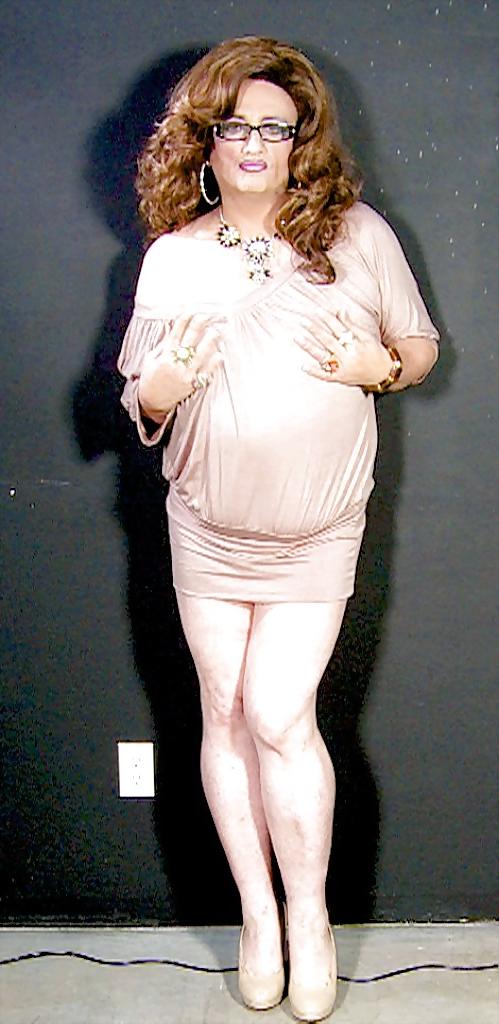 11P Smoker sissy Tia