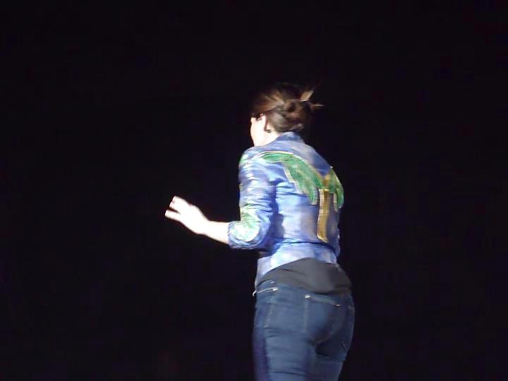 25P Laura Pausini Italian Singer Huge Tits And Ass