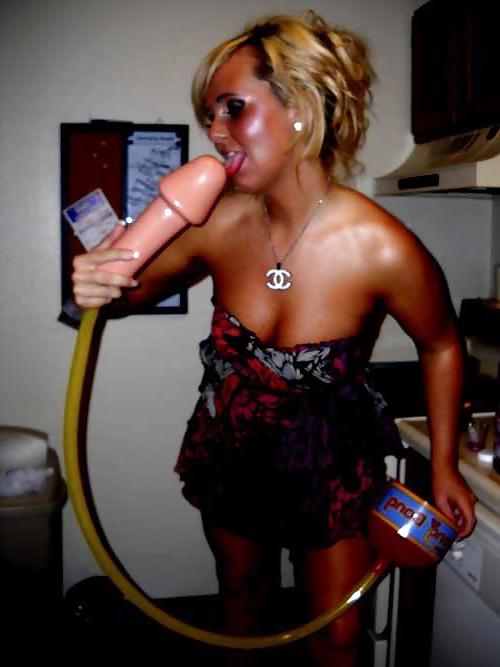 16P Party skank J Boo and her nice tits