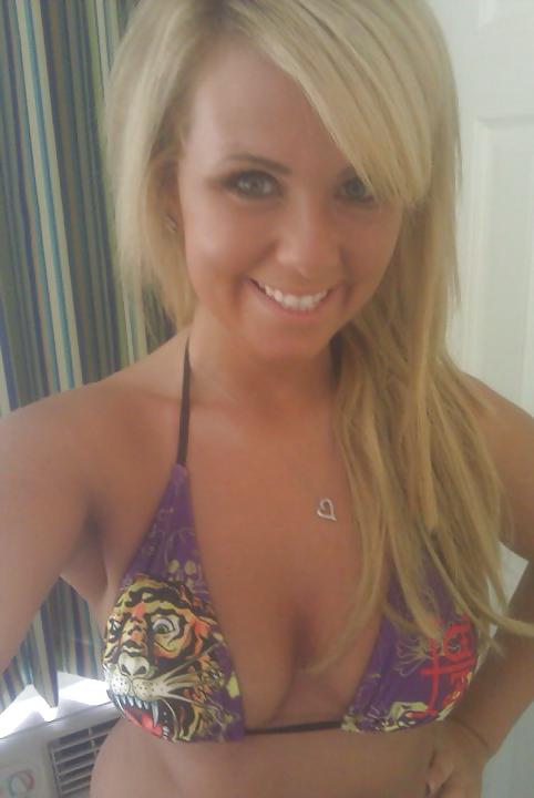 16P Party skank J Boo and her nice tits