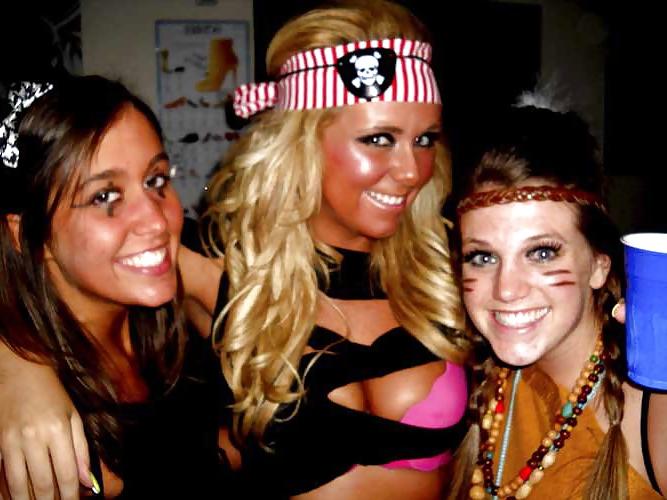 16P Party skank J Boo and her nice tits