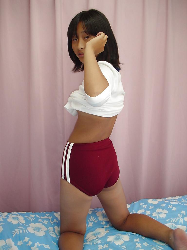 20P Japanese Girl Friend 104 - Miki 01