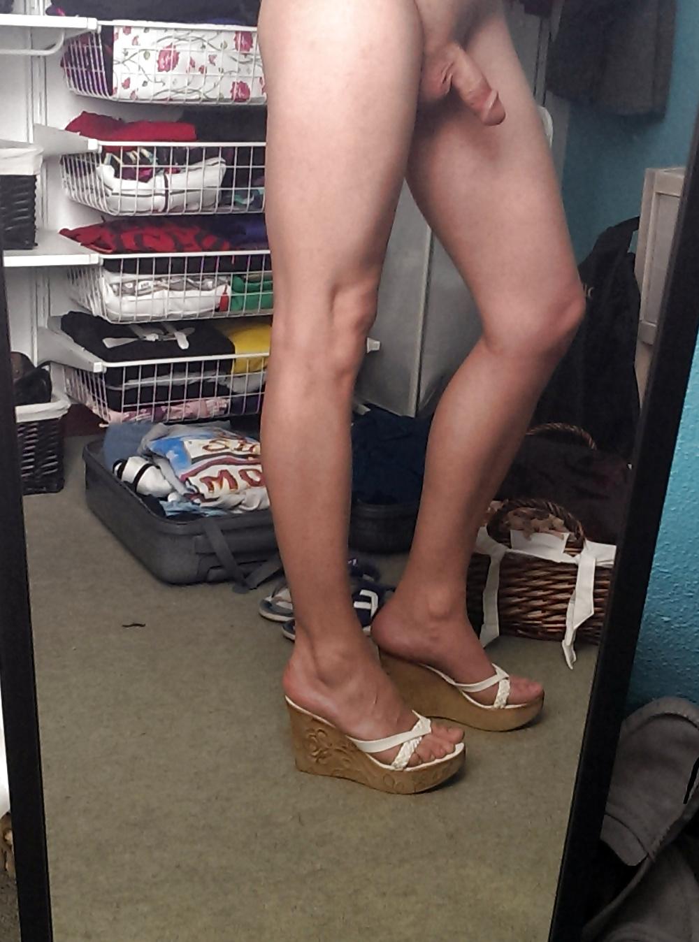 15P Sissy zoe showing it all