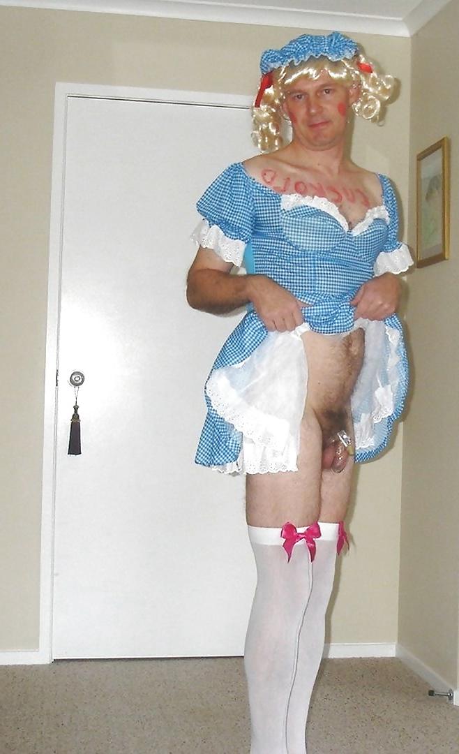 25P Sissy in chastity