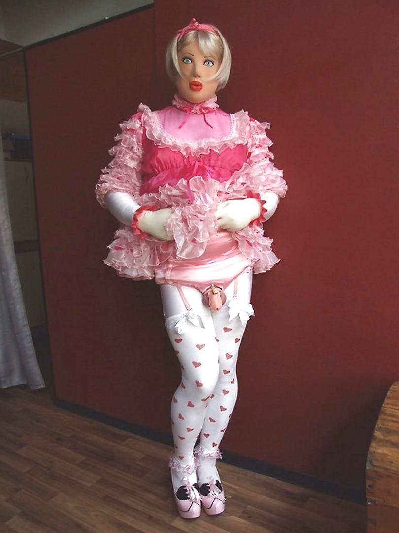 25P Sissy in chastity