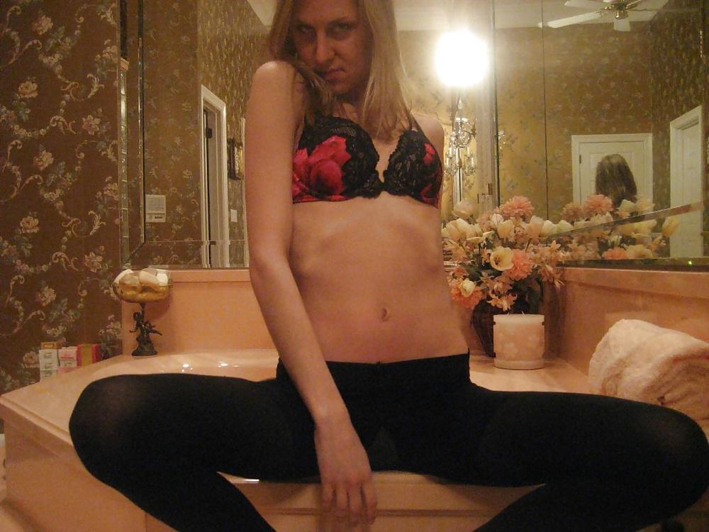 25P Slim blond girl