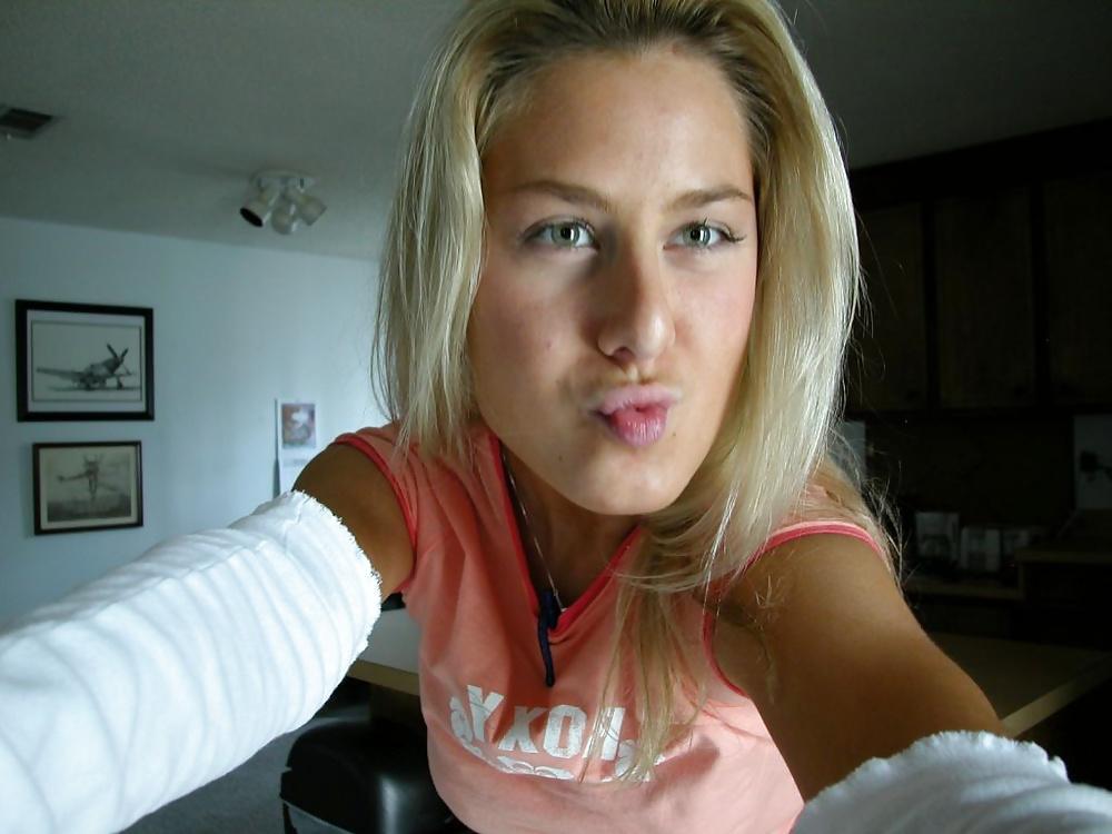 25P Slim blond girl