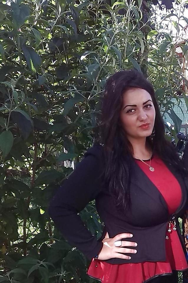 22P Romanian Huge Tits Amateur 15