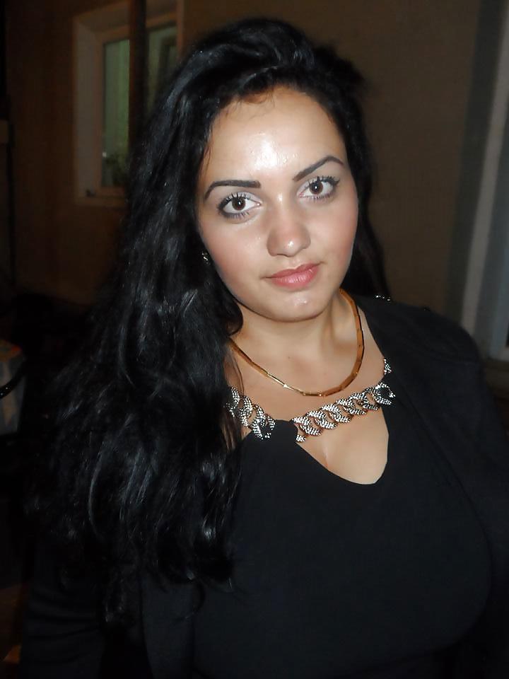 22P Romanian Huge Tits Amateur 15
