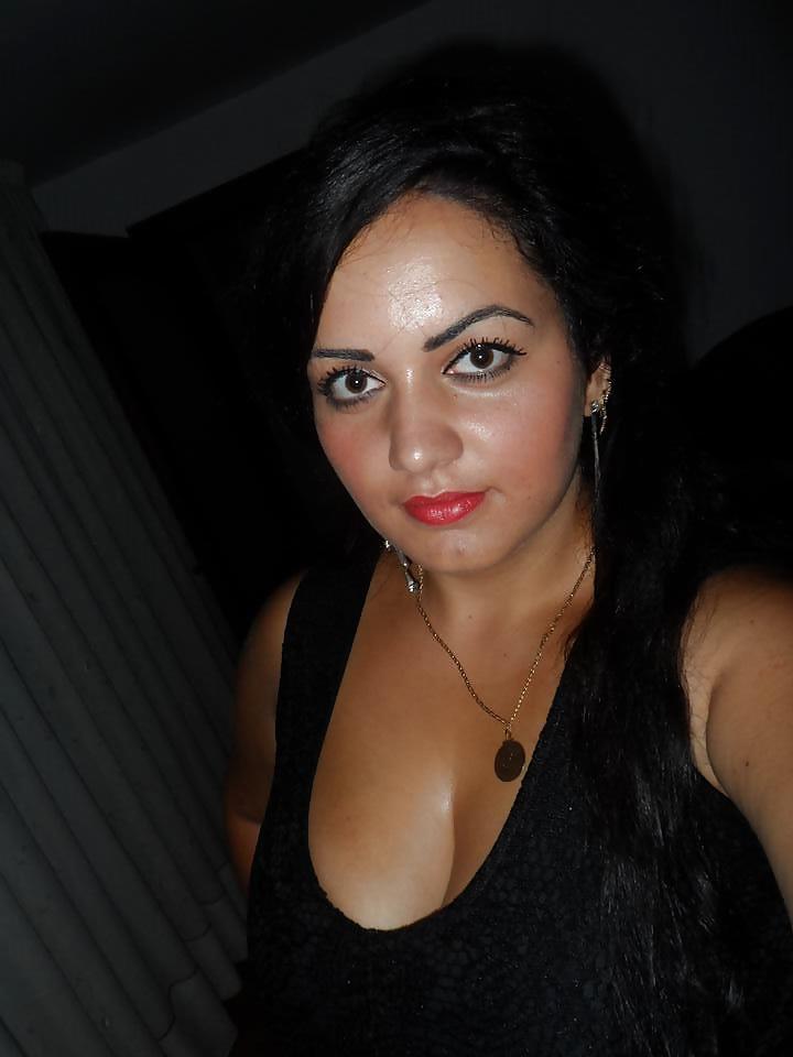 22P Romanian Huge Tits Amateur 15