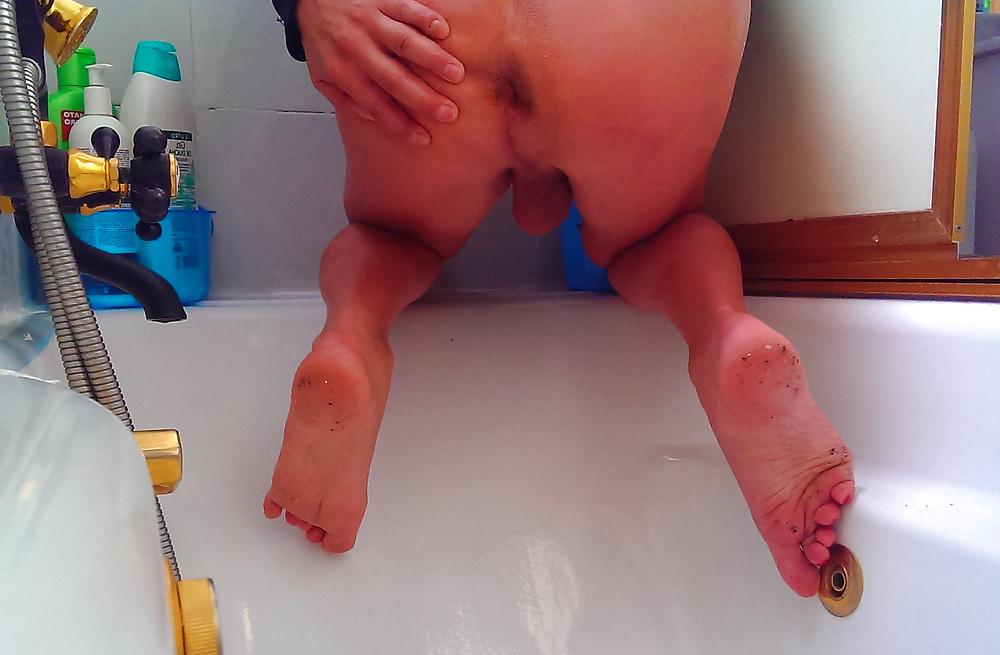 11P Sissy takes a shower