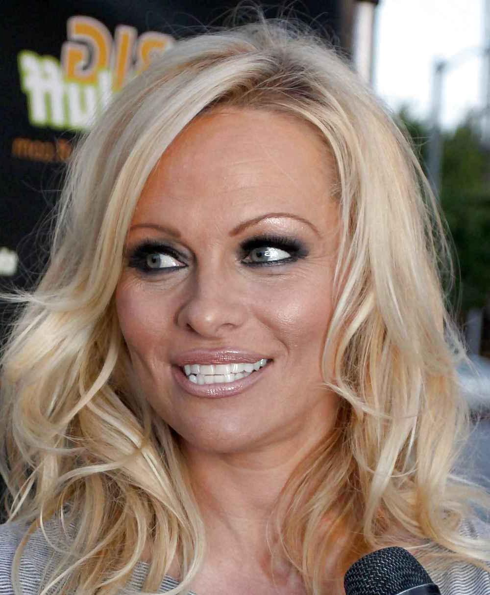 25P Best of Pamela Anderson