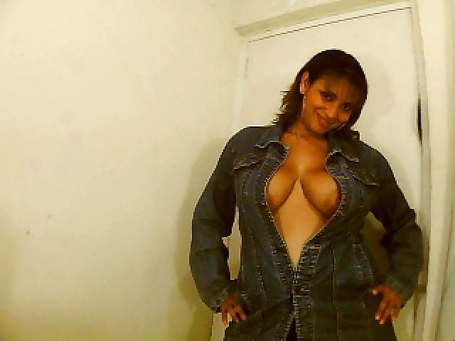 25P Best Colombian Cam girl