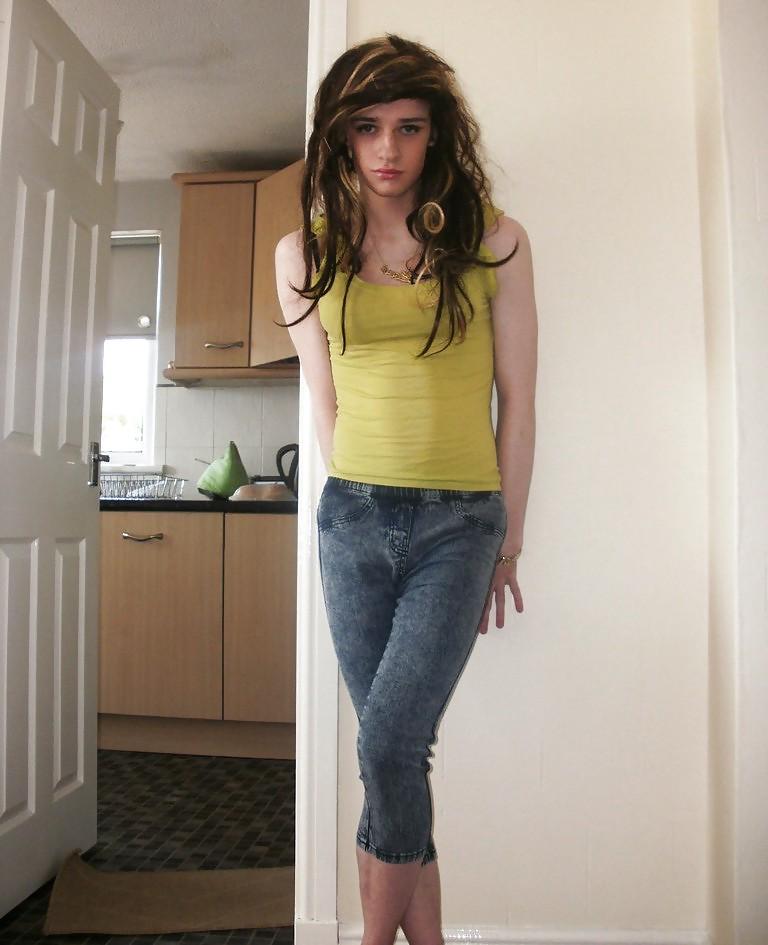 25P COCK STARVED SISSY'S