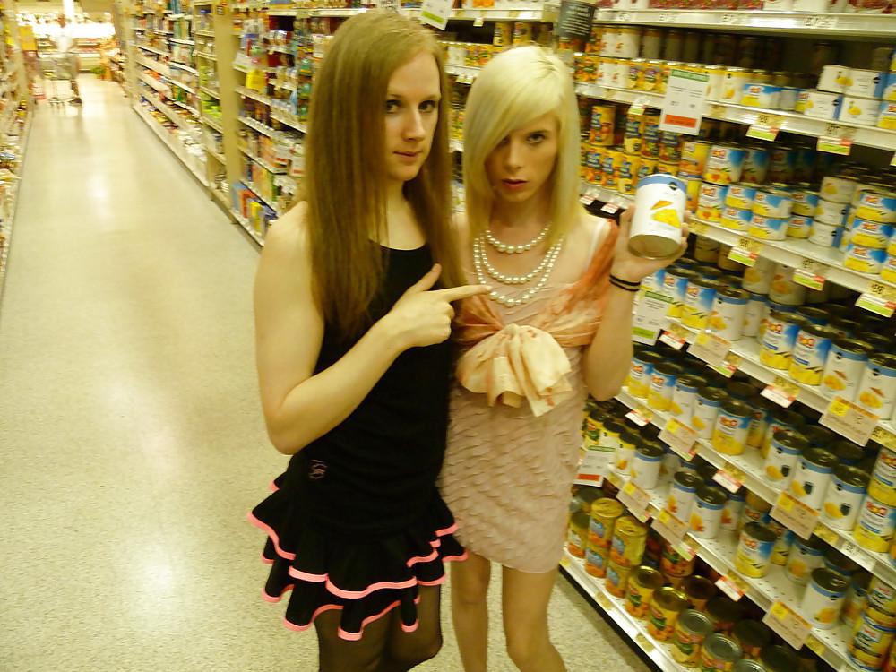 25P COCK STARVED SISSY'S