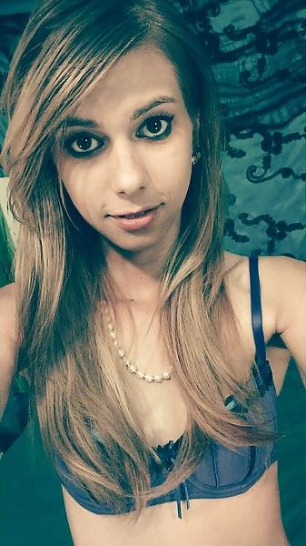 24P Skinny Goth Chick